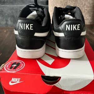 MEN'S NIKE COURT VISION LOW SNEAKERS